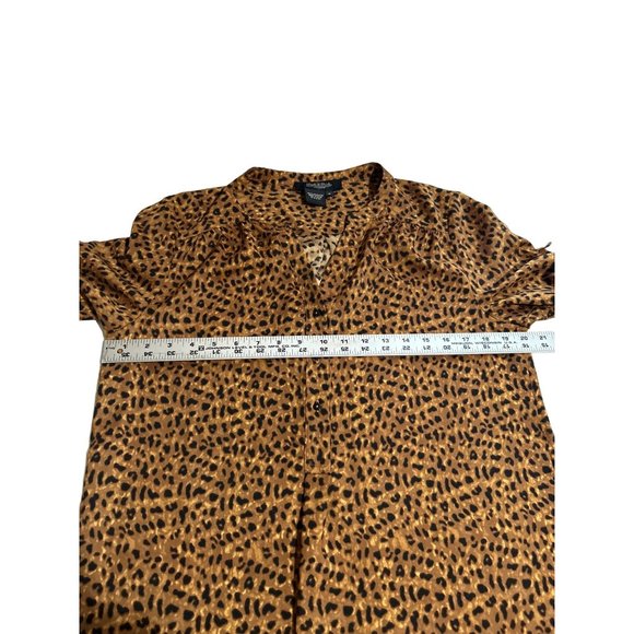 Peck & Peck Tan & Black Animal Print, V Neck, Roll Tab Sleeve, Size Medium - Picture 5 of 7